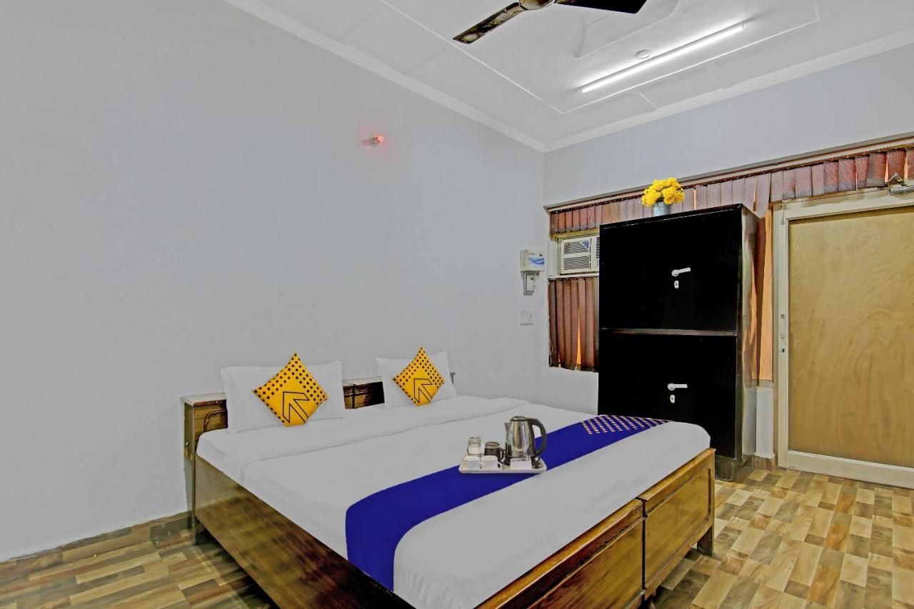 Spot On Shree Naman Guest House Сонипат Экстерьер фото