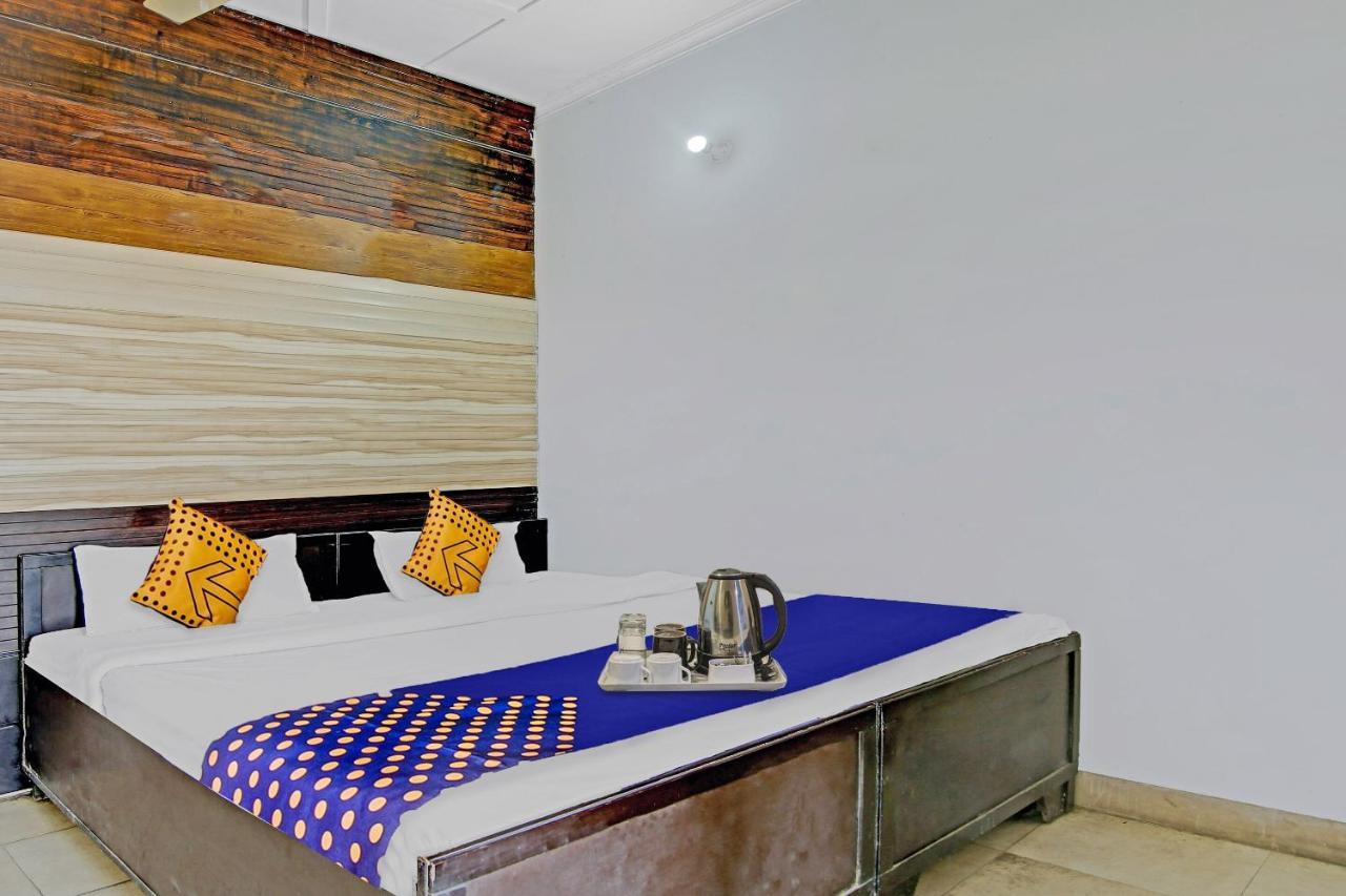 Spot On Shree Naman Guest House Сонипат Экстерьер фото
