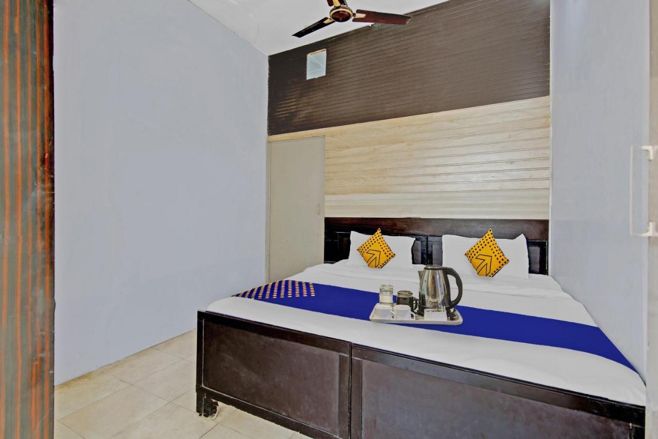 Spot On Shree Naman Guest House Сонипат Экстерьер фото