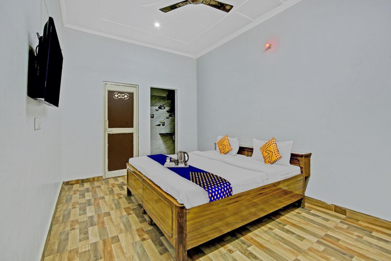 Spot On Shree Naman Guest House Сонипат Экстерьер фото