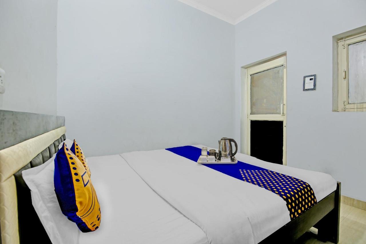 Spot On Shree Naman Guest House Сонипат Экстерьер фото