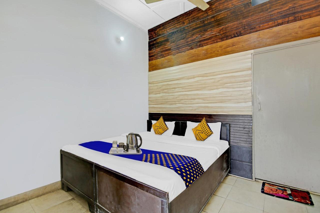 Spot On Shree Naman Guest House Сонипат Экстерьер фото
